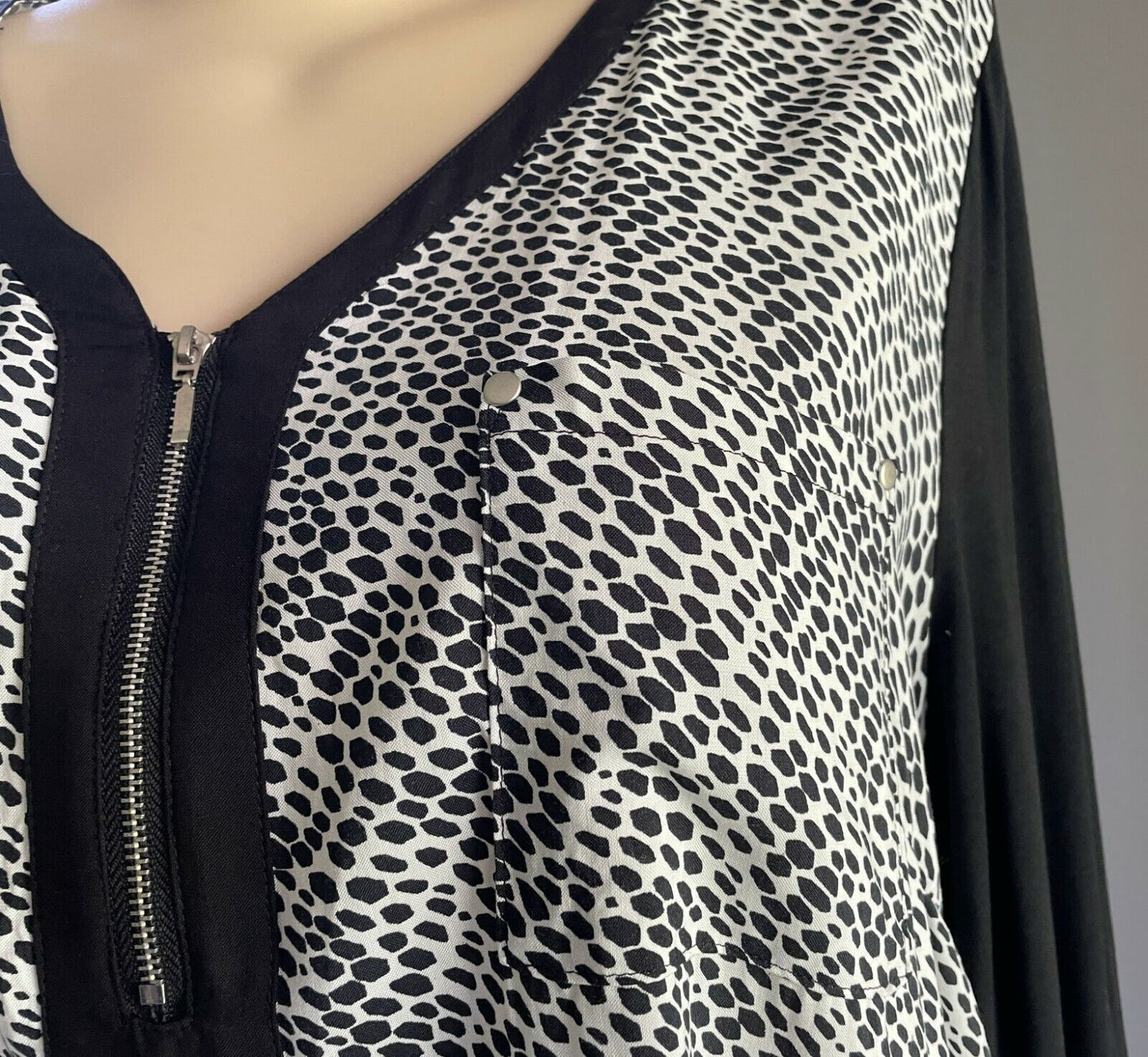 AUTOGRAPH Top 1/4 Zip Blouse White w Black Spot Print 3/4 Sleeve Plus Sz 22 NEW