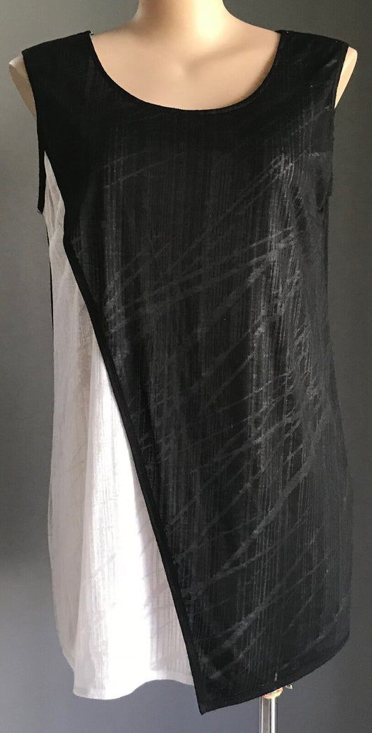 TAKING SHAPE TS Long Top Black White Asymmetric Hem Sleeveless Plus Size M 18 20