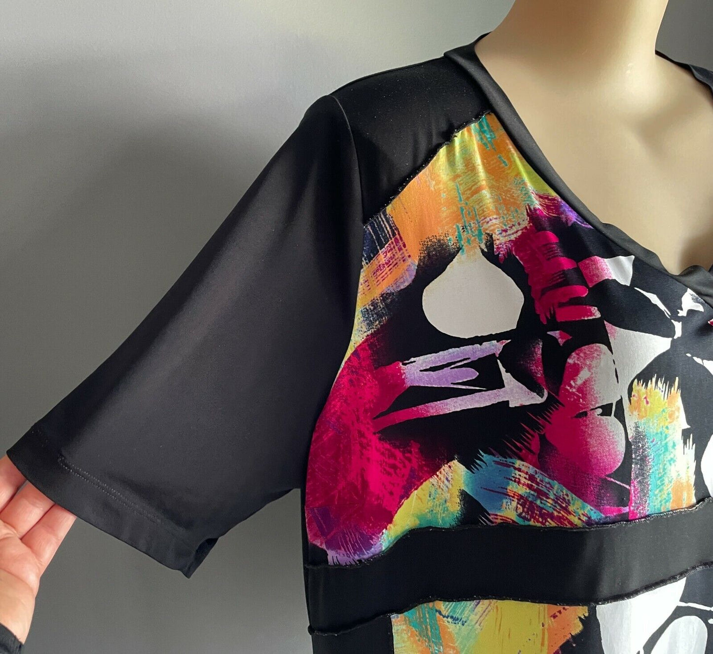 TAKING SHAPE TS Top Button Trim Black & Colour Abstract Short Sleeve Plus Size L