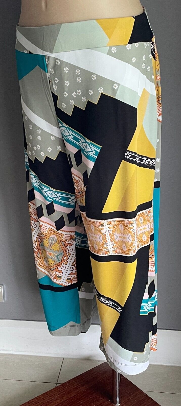 TS Lounge Pants Colourful "Aztec" Print Elastic Waist Stretch Wide Leg Sz 24 NEW