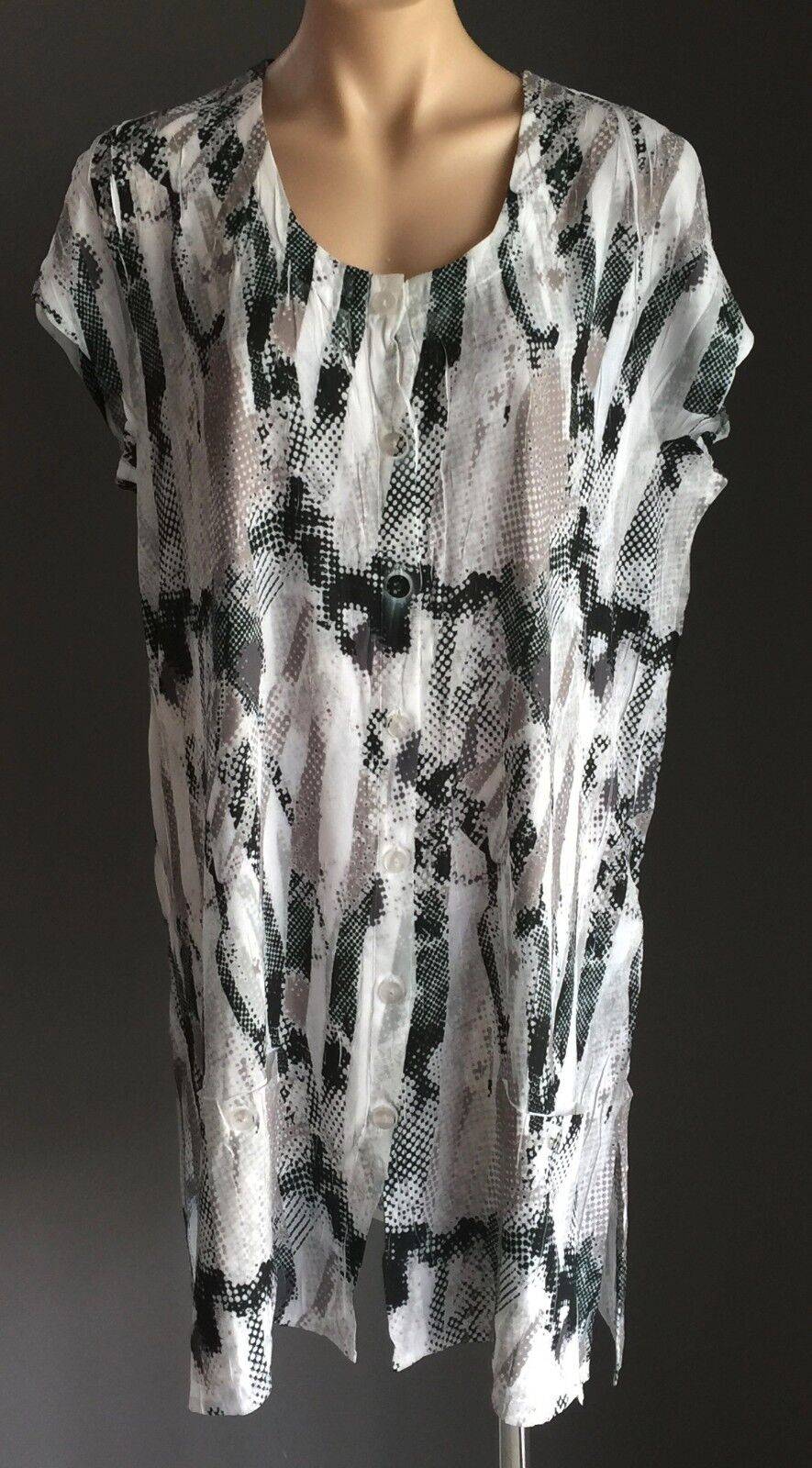 TAKING SHAPE TS Tunic Top Monochrome Short Sleeve Crinkle Plisse Blouse Size 14