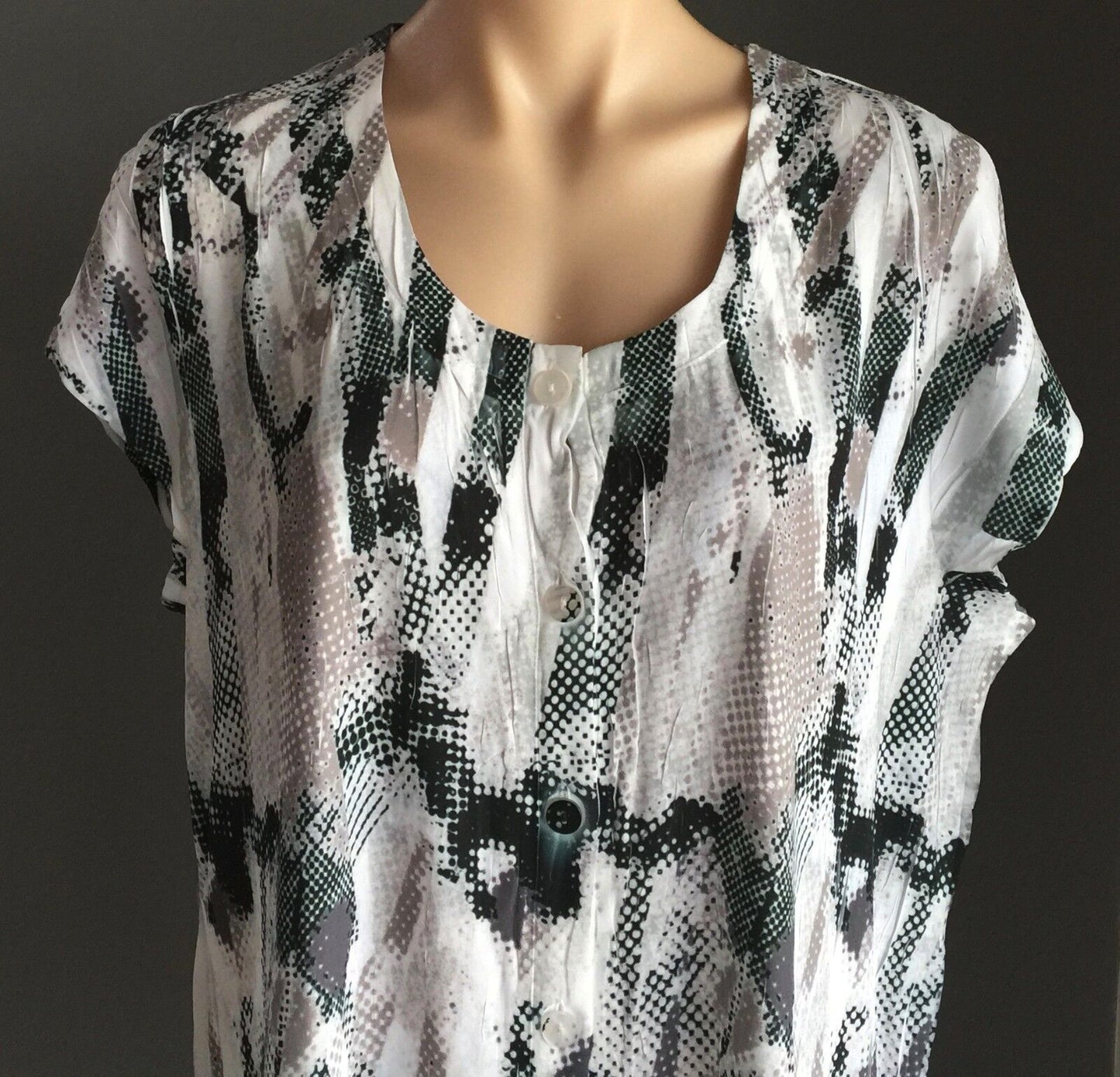 TAKING SHAPE TS Tunic Top Monochrome Short Sleeve Crinkle Plisse Blouse Size 14