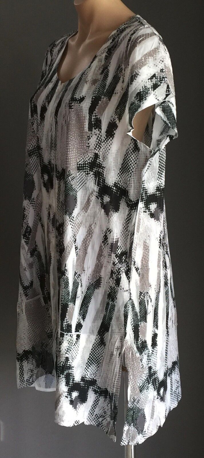 TAKING SHAPE TS Tunic Top Monochrome Short Sleeve Crinkle Plisse Blouse Size 14