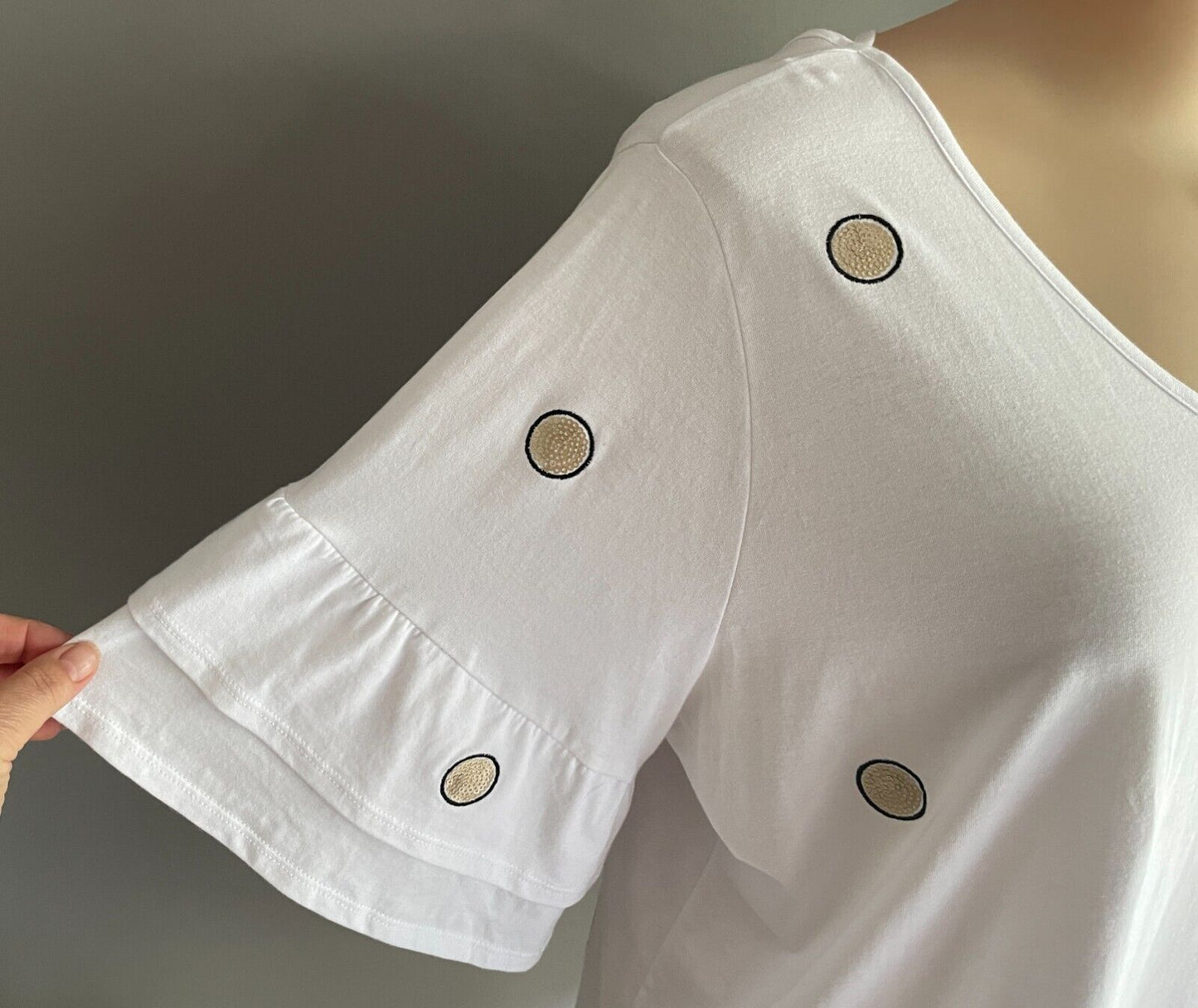 VIRTUELLE TAKING SHAPE White Short Sleeve Sparkle Spot Blouse Tier Hem Size XL