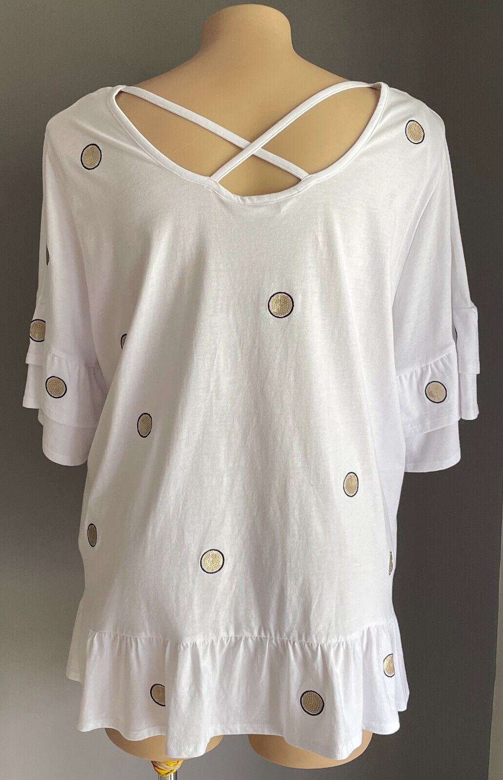 VIRTUELLE TAKING SHAPE White Short Sleeve Sparkle Spot Blouse Tier Hem Size XL