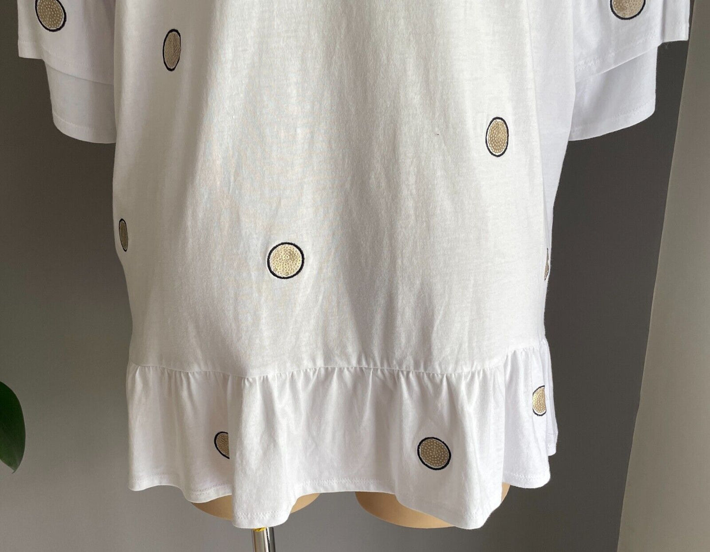 VIRTUELLE TAKING SHAPE White Short Sleeve Sparkle Spot Blouse Tier Hem Size XL