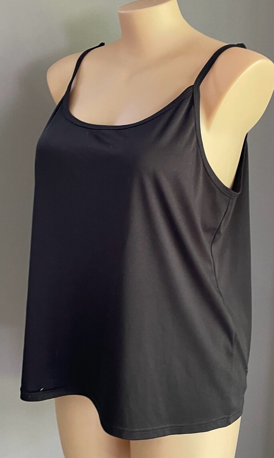 AUTOGRAPH Top Black Sleeveless Cami Plus Siz 24 Adjustable Shoulder Straps *hole