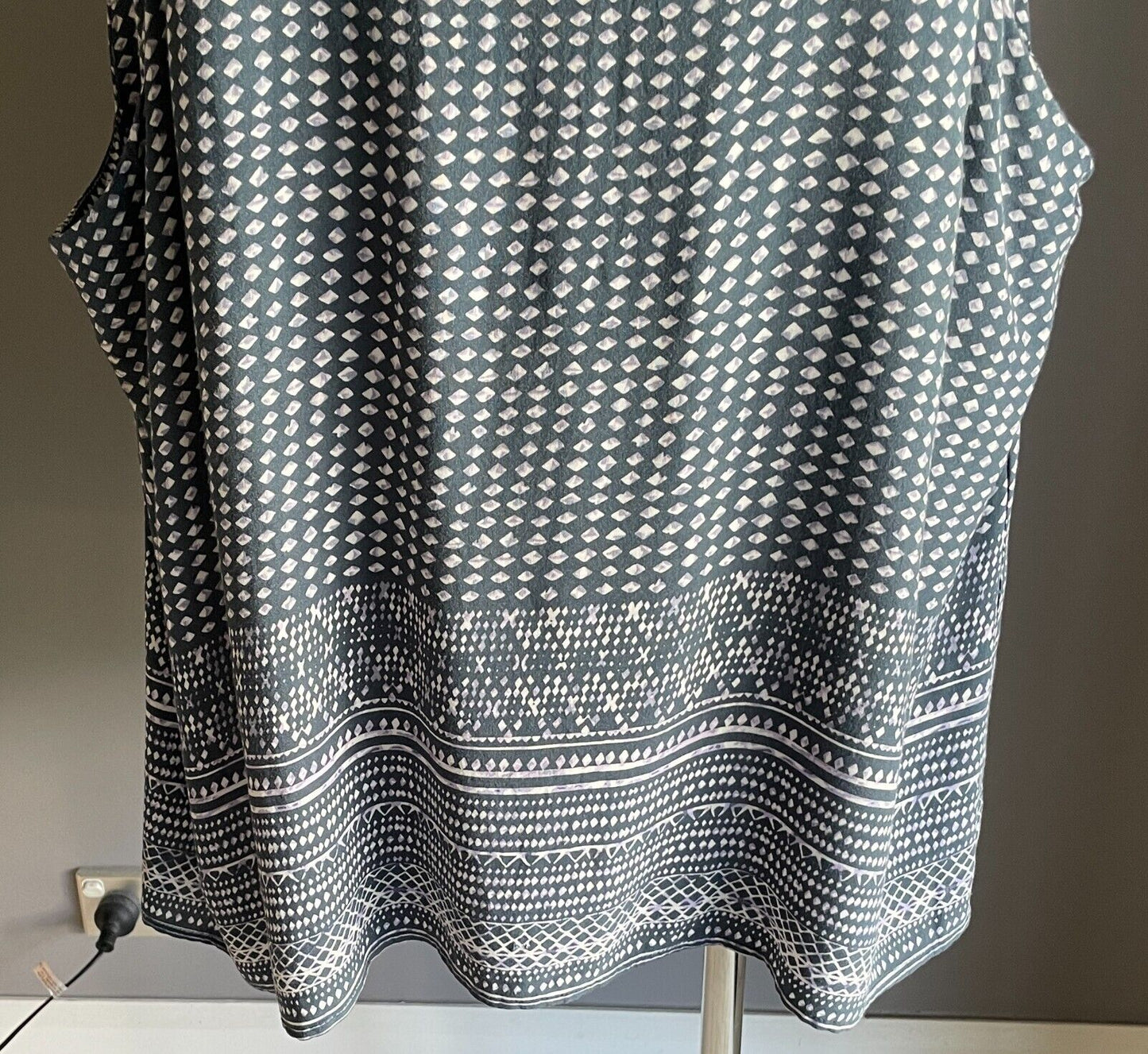 AUTOGRAPH Dress Summer Shift Blue White Print Sleeveless Light Plus Size 16 NEW