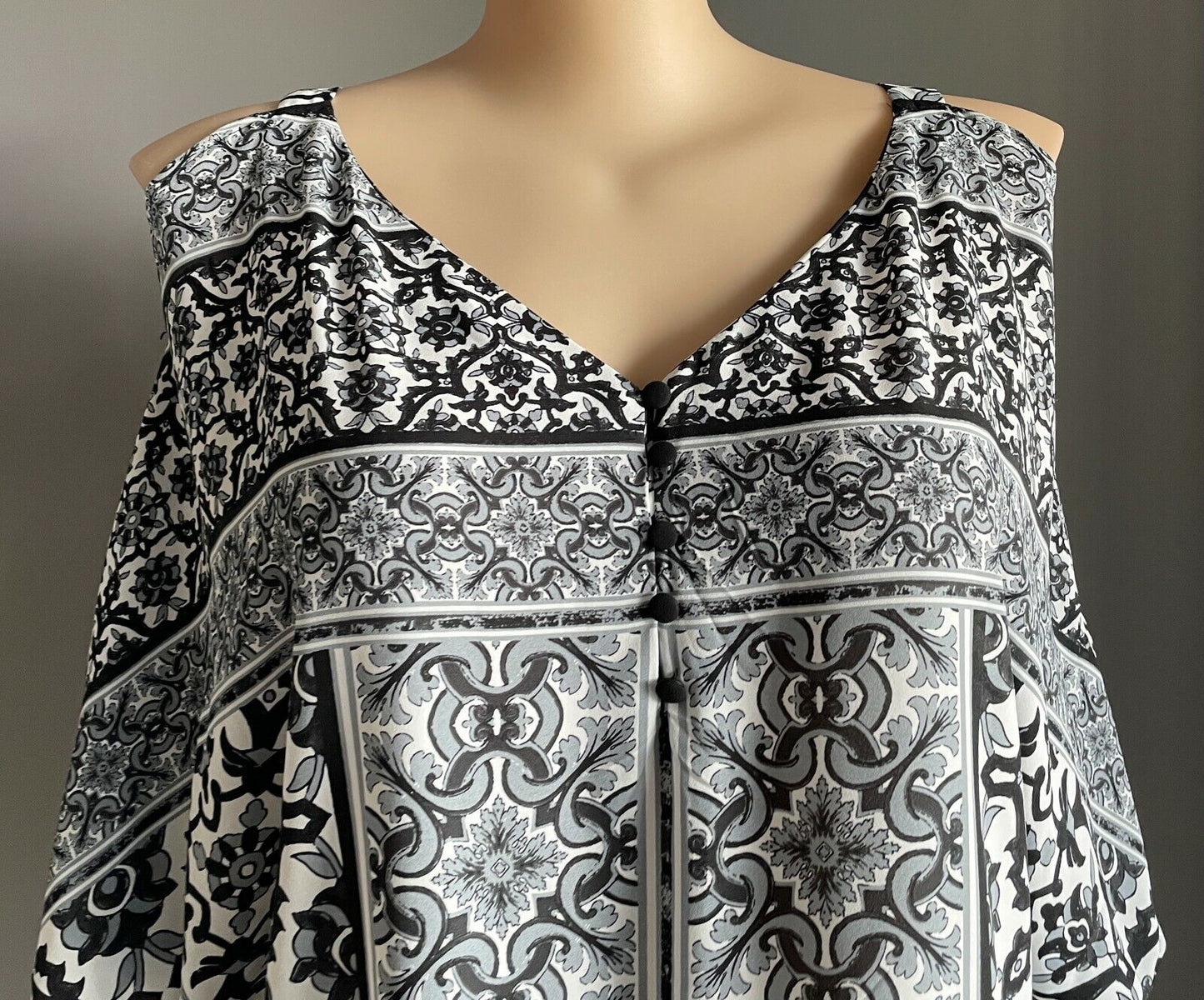 AUTOGRAPH Top Cold Shoulder Black & White Print Kimono Blouse Plus Size 18
