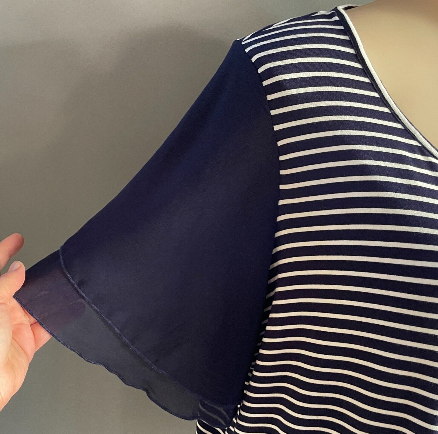 AUTOGRAPH Top Blue White Stripe T-Shirt Short Chiffon Flutter Sleeve Size 24 NEW