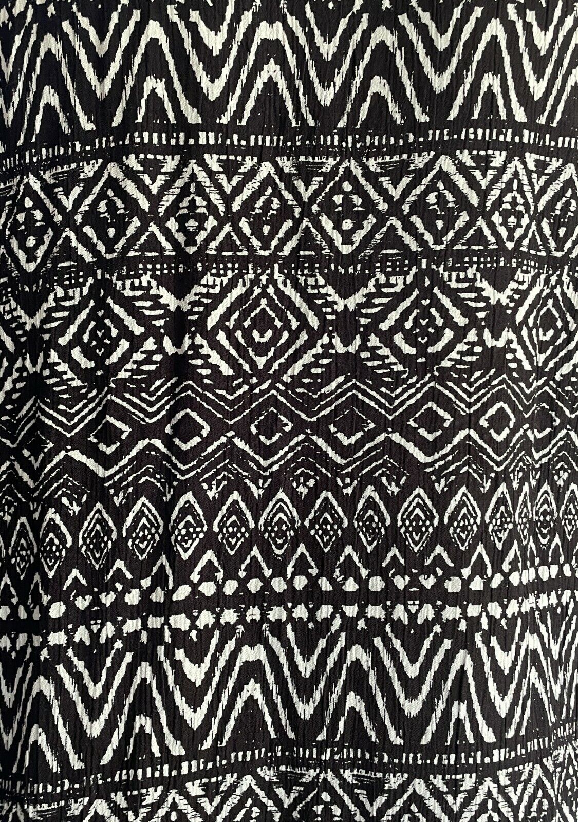 AUTOGRAPH Jacket Drape Open Black & White Tribal Print Sleeveless Vest Size 20