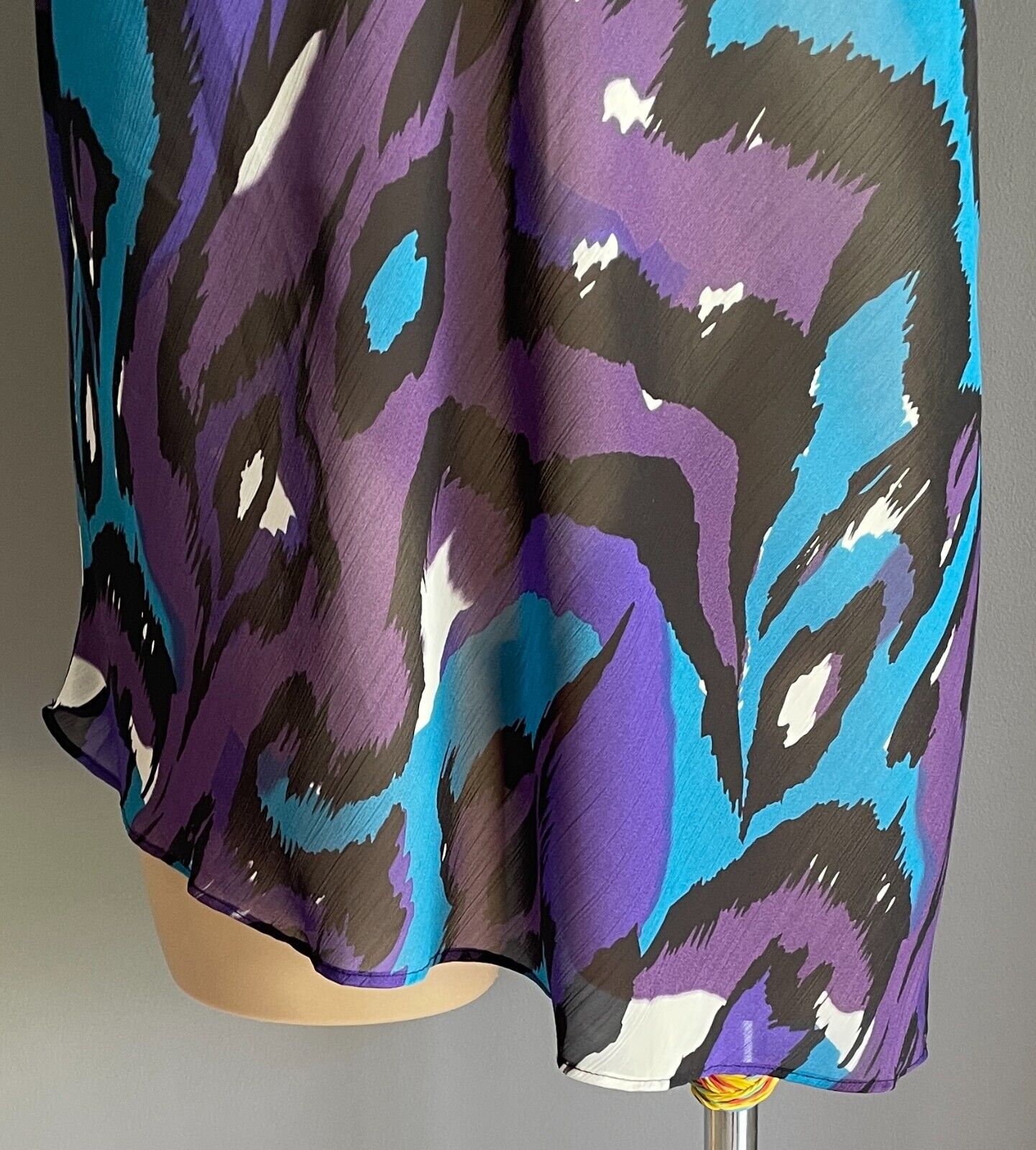 AUTOGRAPH Top Semi Sheer Purple Blue Black White Brooch Cowl Neck Blouse Size 24