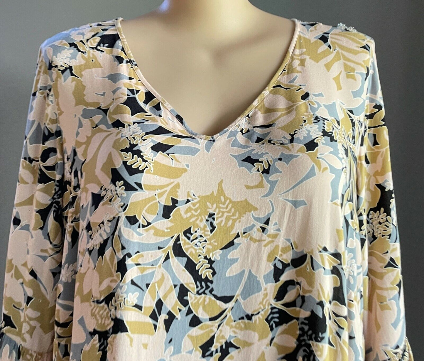 AUTOGRAPH Top Hi-Lo Blouse Blush Pink Grey Black Khaki Floral 3/4 Sleeve Size 18