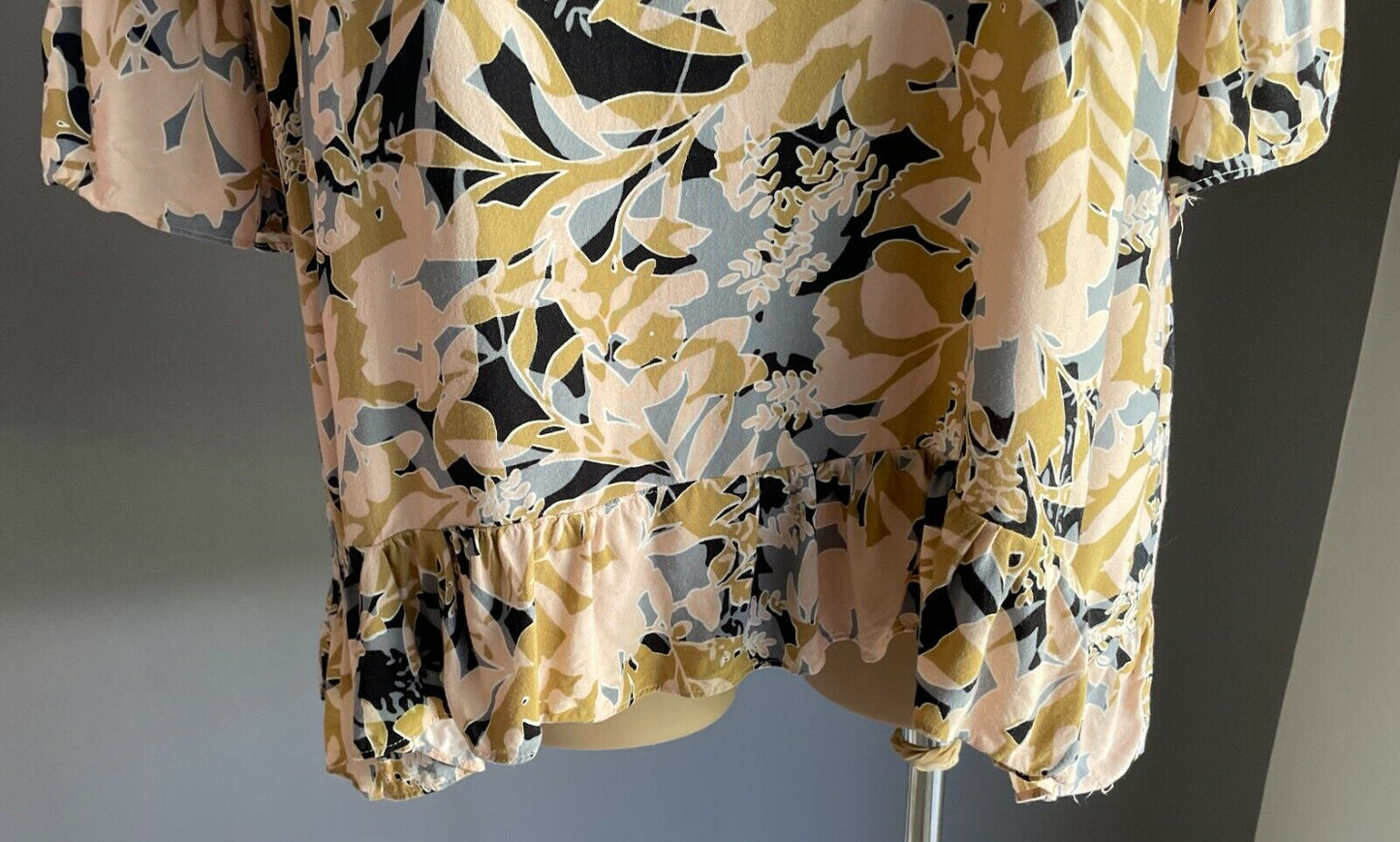 AUTOGRAPH Top Hi-Lo Blouse Blush Pink Grey Black Khaki Floral 3/4 Sleeve Size 18