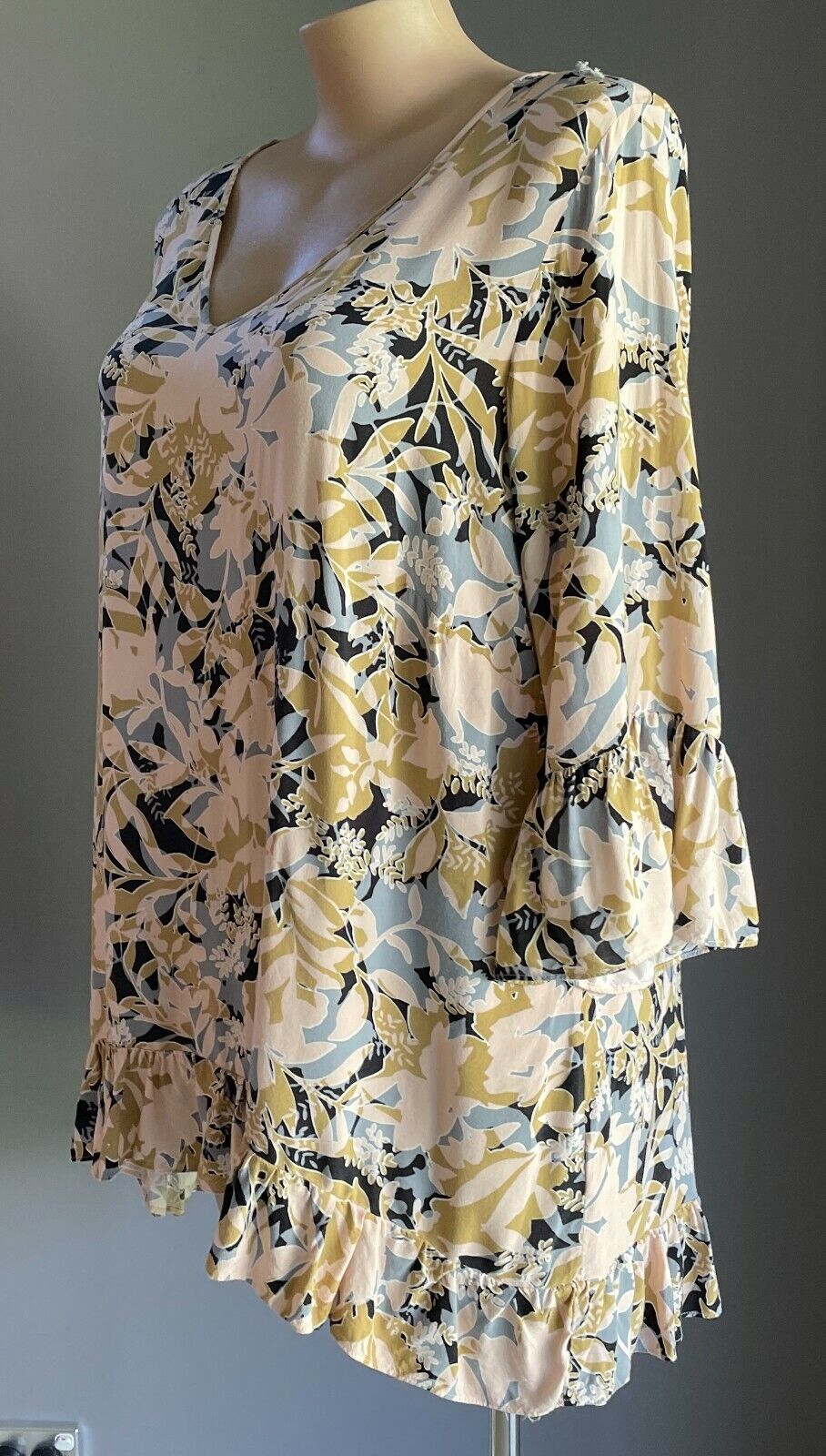 AUTOGRAPH Top Hi-Lo Blouse Blush Pink Grey Black Khaki Floral 3/4 Sleeve Size 18
