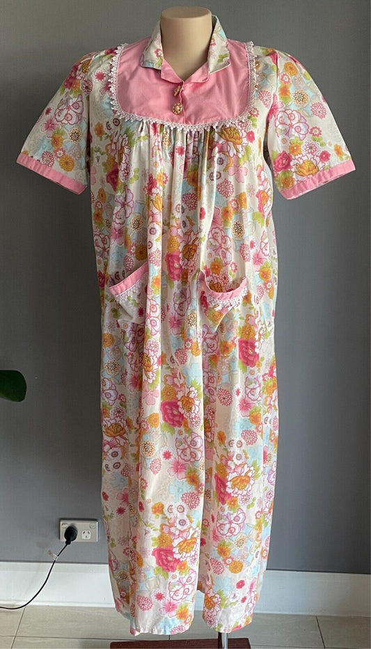 1960s House Coat Maxi Dress Short Sleeves Pink Pastel Floral A-Line Size 24