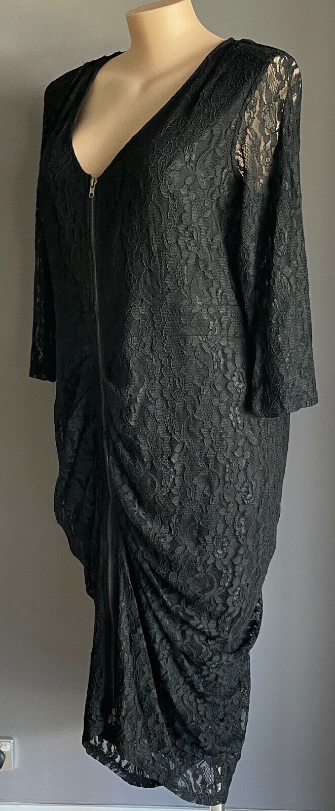 CITY CHIC "Shutter" Midi 3/4 Sleeve Ruched Zipped Black Stretch Lace L NEW