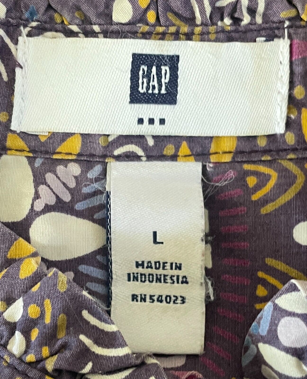 GAP Top Purple Multicolour Batik Print Short Sleeve Blouse Ruffle Trim Size L 12