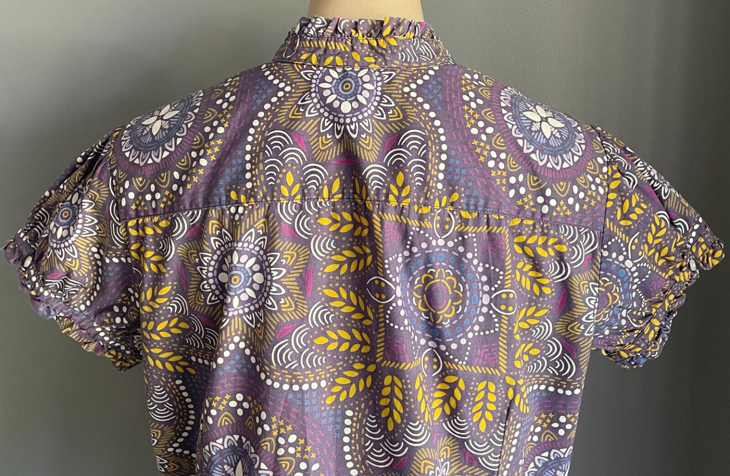 GAP Top Purple Multicolour Batik Print Short Sleeve Blouse Ruffle Trim Size L 12