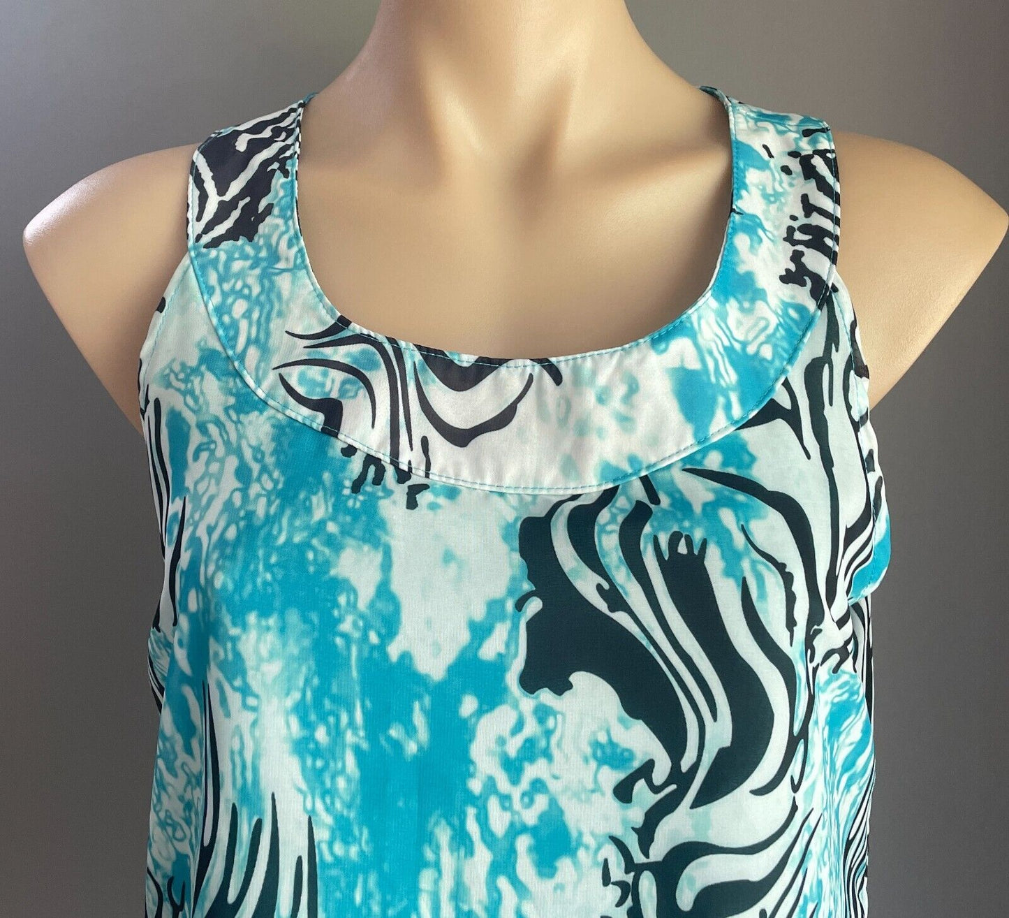 Gorgeous Top Dip Hem Mini Blue Green Black White Multi Print Sleeveless Sz L 12