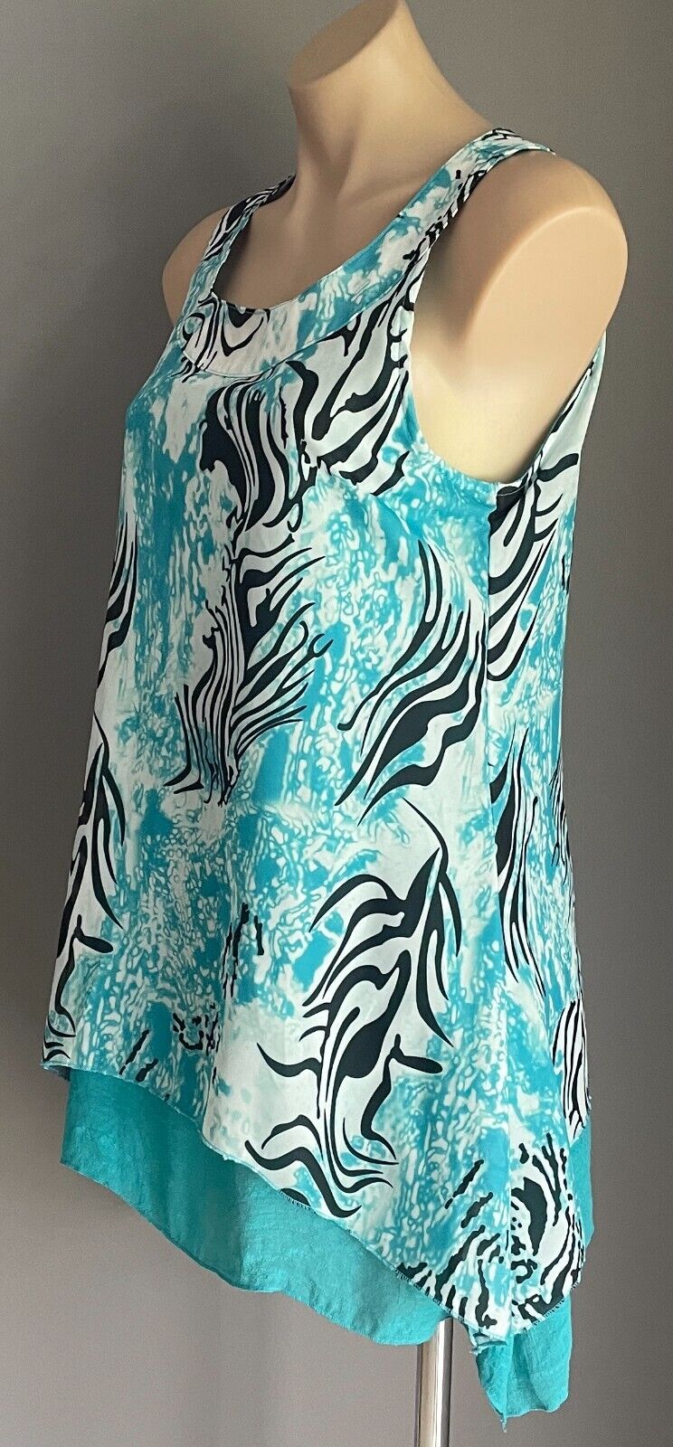 Gorgeous Top Dip Hem Mini Blue Green Black White Multi Print Sleeveless Sz L 12
