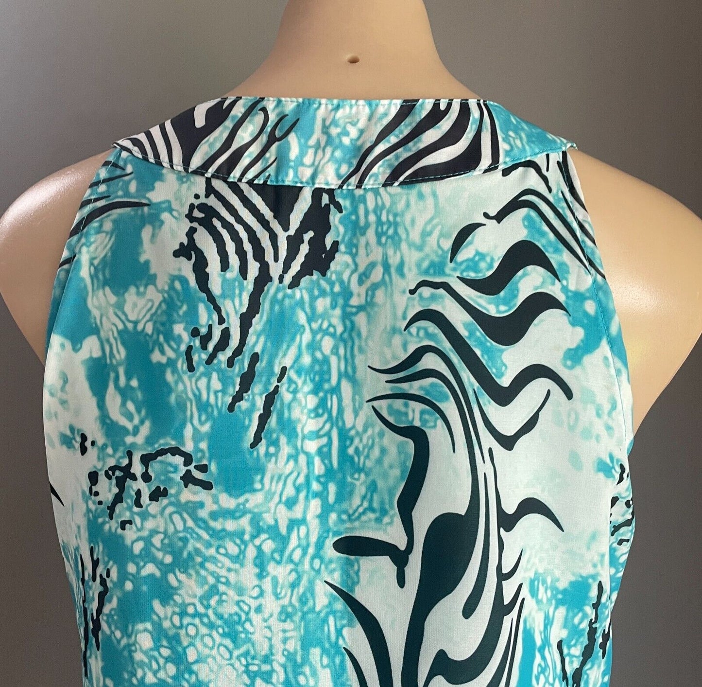 Gorgeous Top Dip Hem Mini Blue Green Black White Multi Print Sleeveless Sz L 12