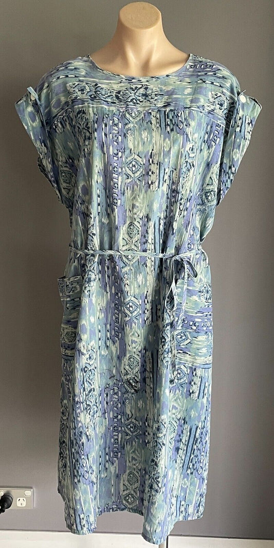 1970s Dress Blue Green White Cuffed Sleeve Size 16 Lightweight Pockets Waist Tie