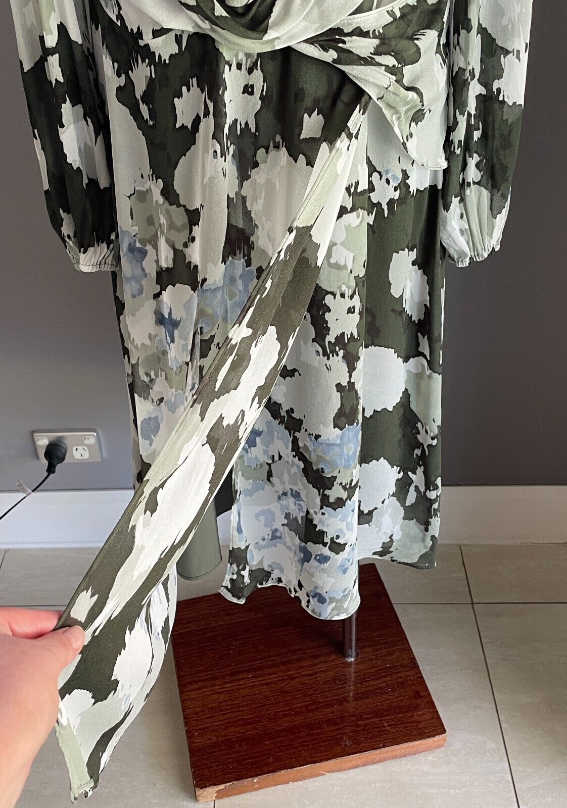 DAVID LAWRENCE Shift Dress Khaki Grey Blue Long Sleeve Twist Front Detail Sz 16