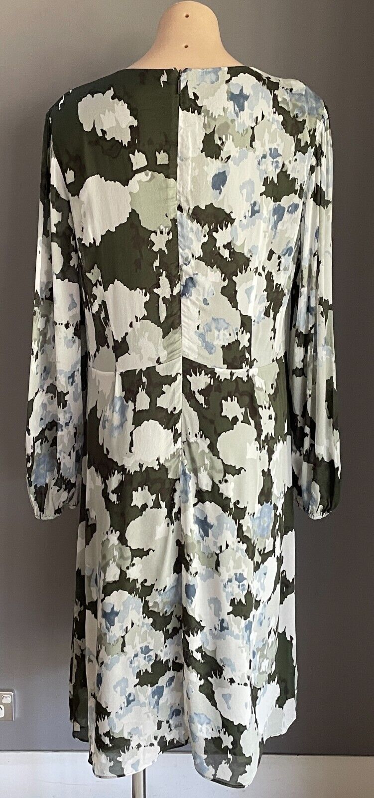 DAVID LAWRENCE Shift Dress Khaki Grey Blue Long Sleeve Twist Front Detail Sz 16