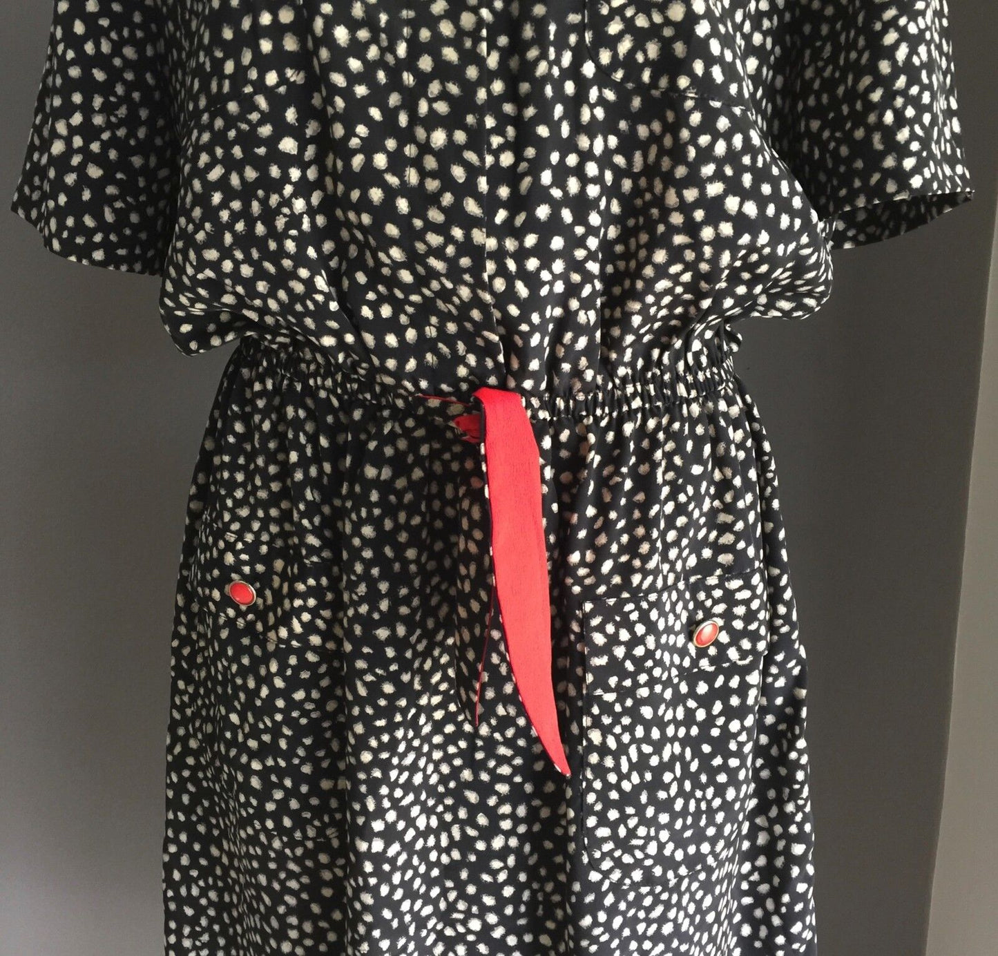 NONI B Dress Elastic Waist Black & Beige Spot Size 16 Red Accents Vintage