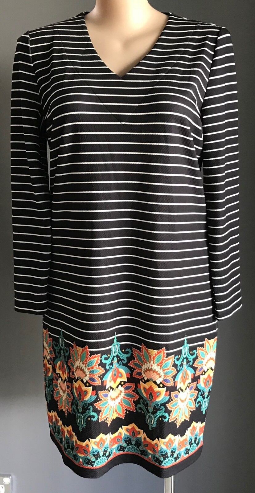 GRACE HILL Shift Dress Black & White Stripe Floral Hem Stretch Size 16 Gorgeous