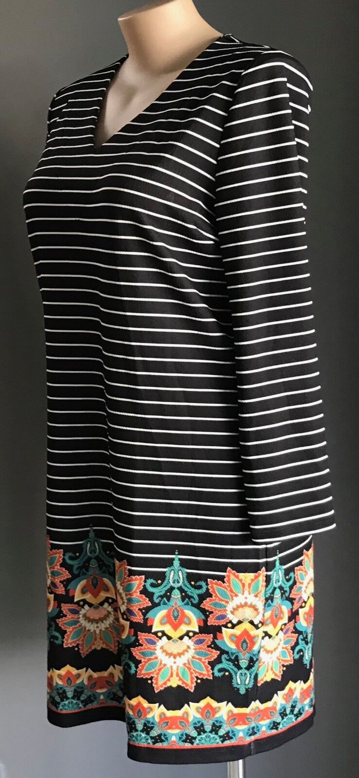 GRACE HILL Shift Dress Black & White Stripe Floral Hem Stretch Size 16 Gorgeous