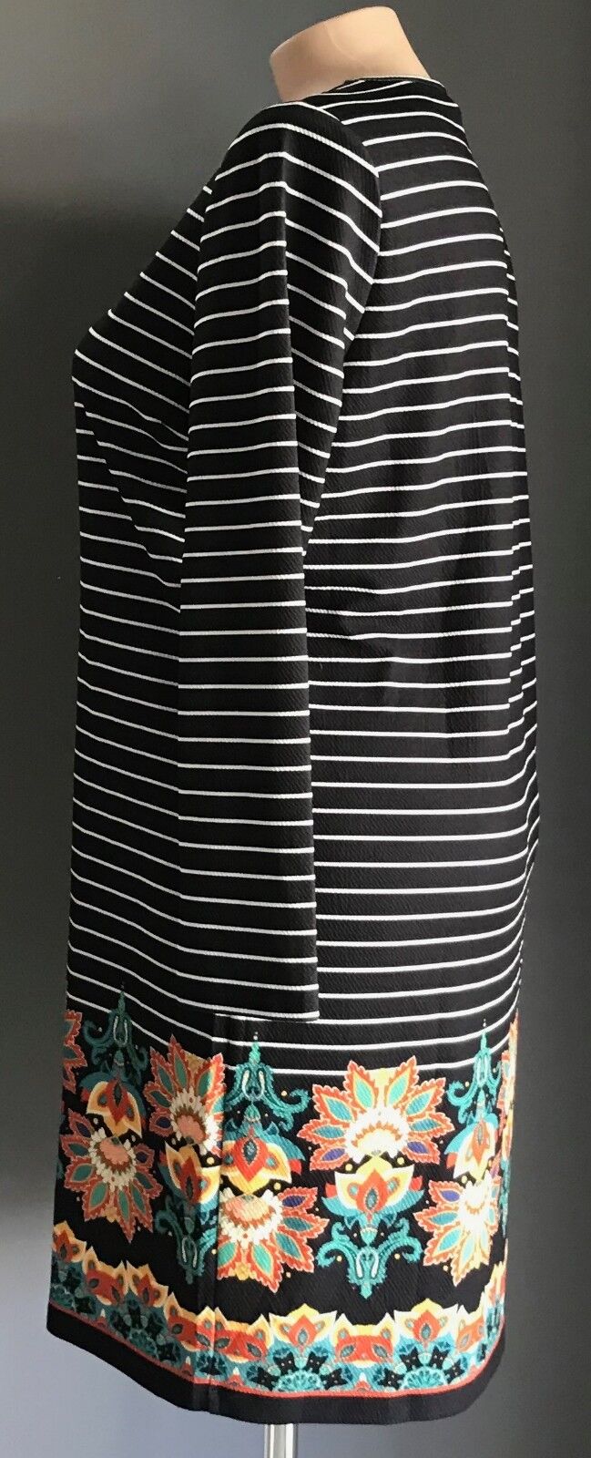 GRACE HILL Shift Dress Black & White Stripe Floral Hem Stretch Size 16 Gorgeous