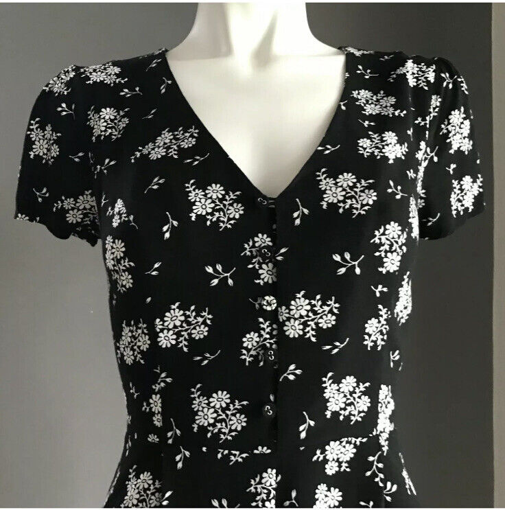 SPORTSGIRL Romper Black & White Floral Print Cap Sleeve Playsuit Shorts Size 6 8