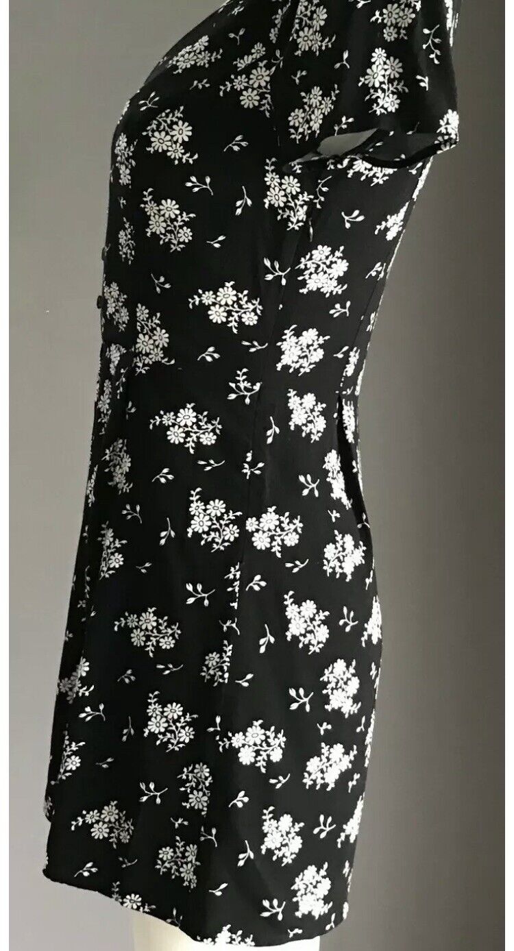 SPORTSGIRL Romper Black & White Floral Print Cap Sleeve Playsuit Shorts Size 6 8