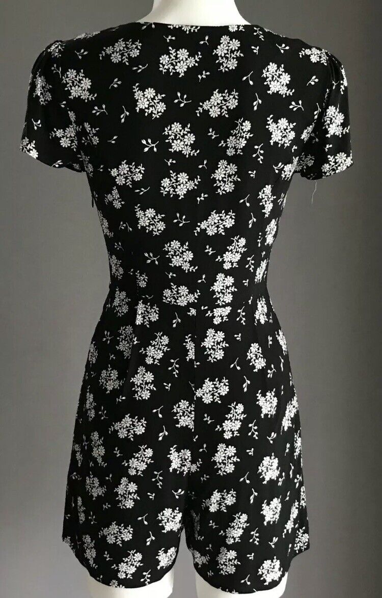 SPORTSGIRL Romper Black & White Floral Print Cap Sleeve Playsuit Shorts Size 6 8