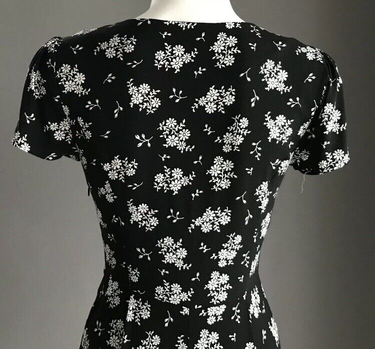 SPORTSGIRL Romper Black & White Floral Print Cap Sleeve Playsuit Shorts Size 6 8