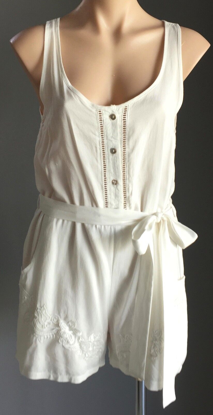 MINKPINK Romper Ivory Sleeveless Waist Tie Playsuit Shortsuit  Shorts Size 10