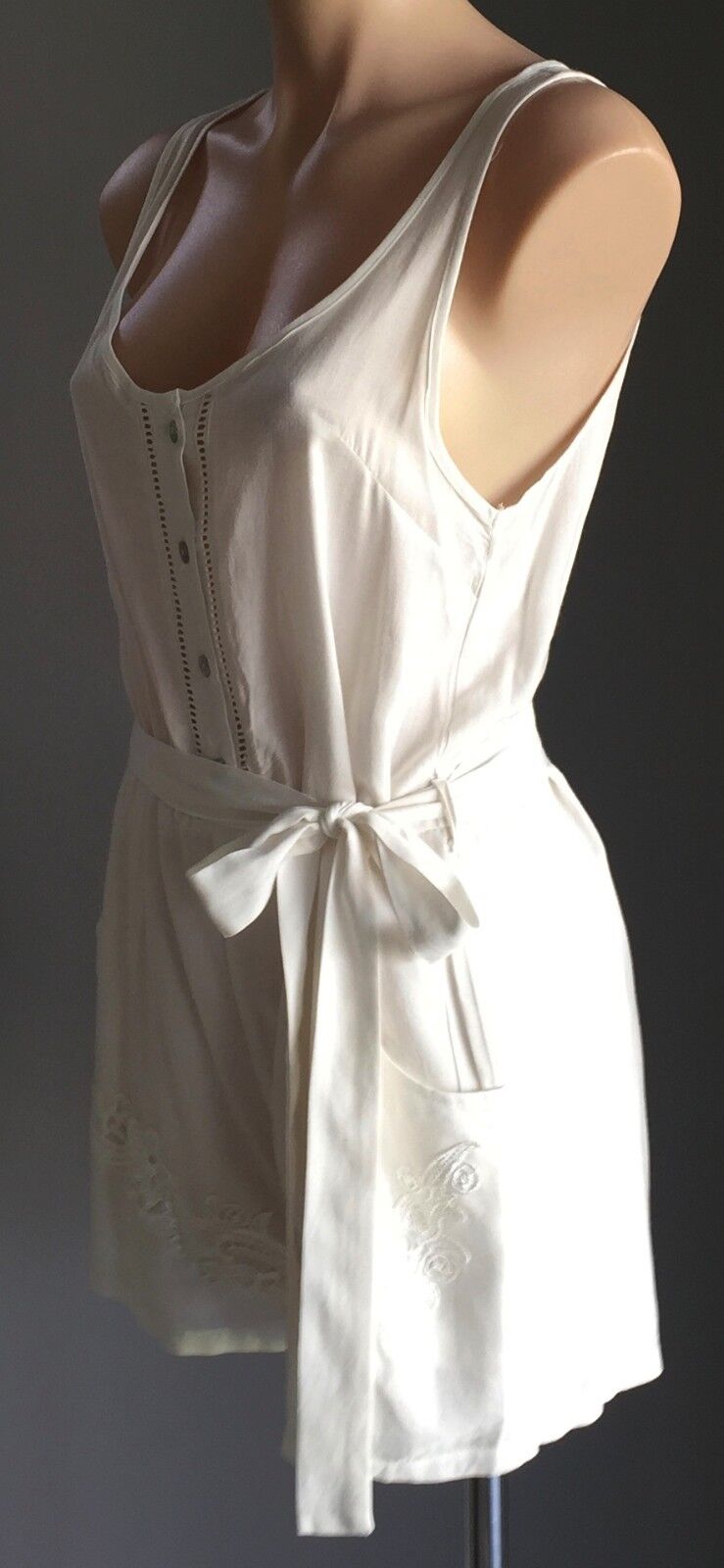 MINKPINK Romper Ivory Sleeveless Waist Tie Playsuit Shortsuit  Shorts Size 10