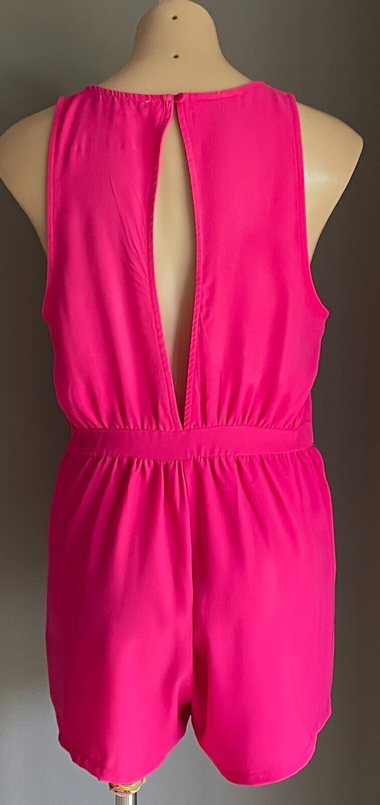 LULU & ROSE Playsuit Hot Pink  Jumpsuit Sleeveless Keyhole Back Size M 10 NEW