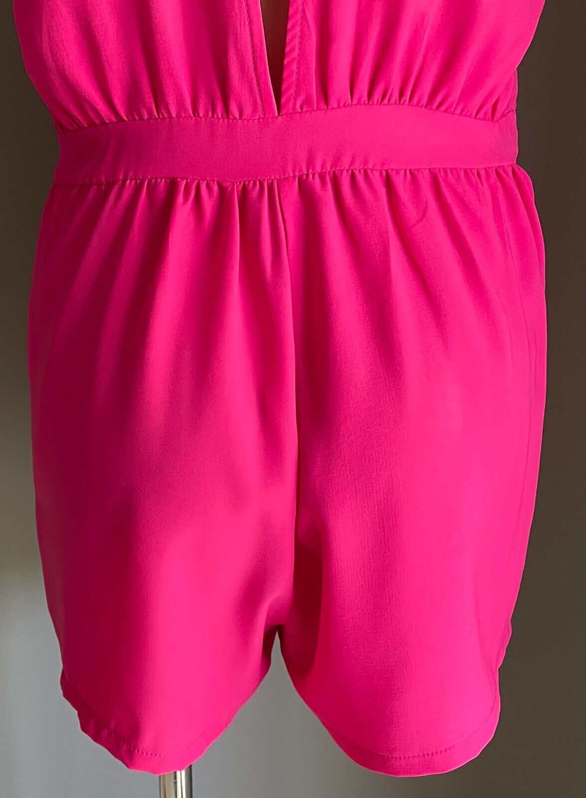 LULU & ROSE Playsuit Hot Pink  Jumpsuit Sleeveless Keyhole Back Size M 10 NEW
