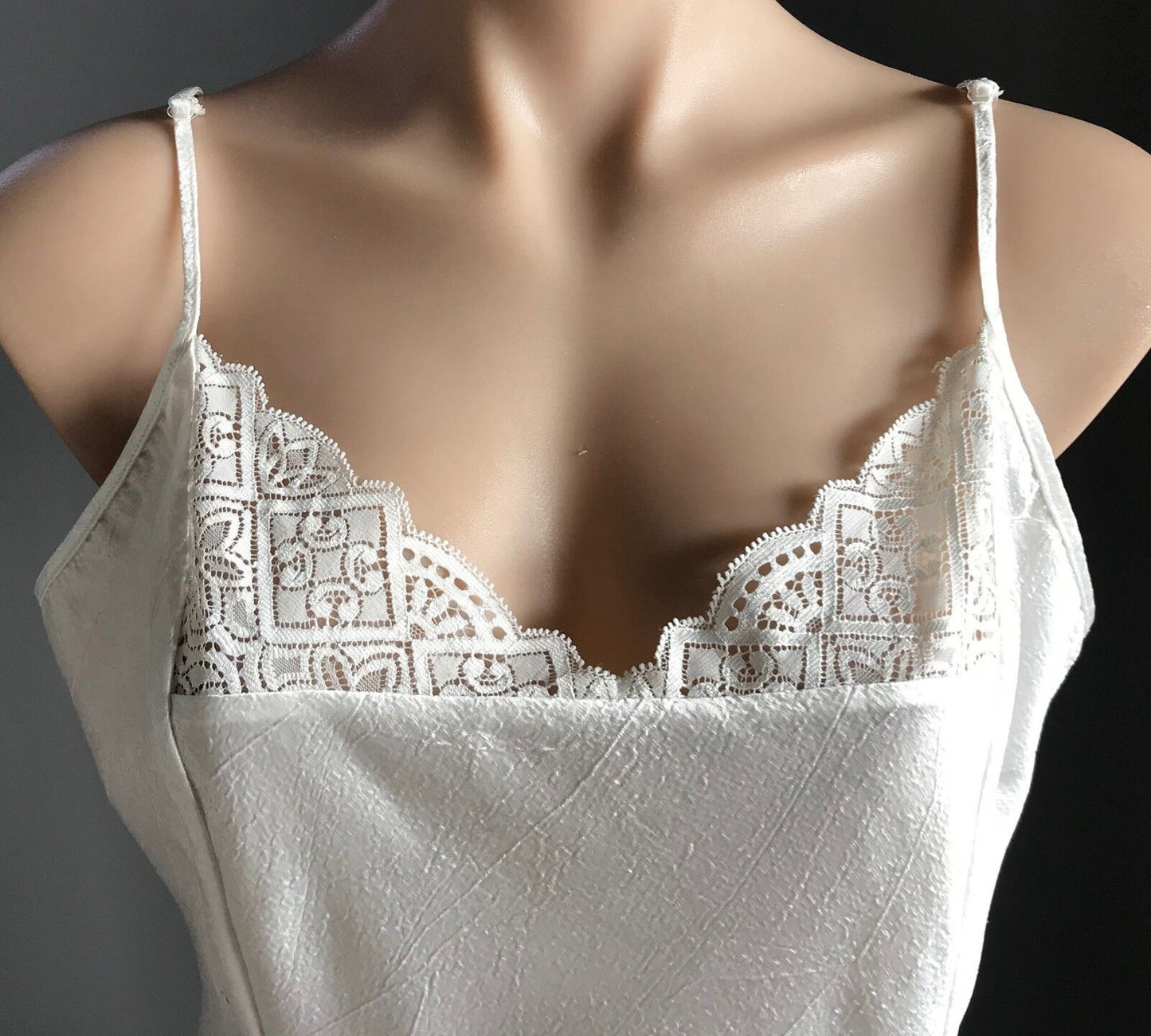 Sexy SHORT STORIES Camisole Ivory Spaghetti Straps Lace Trim Size L 12 NEW