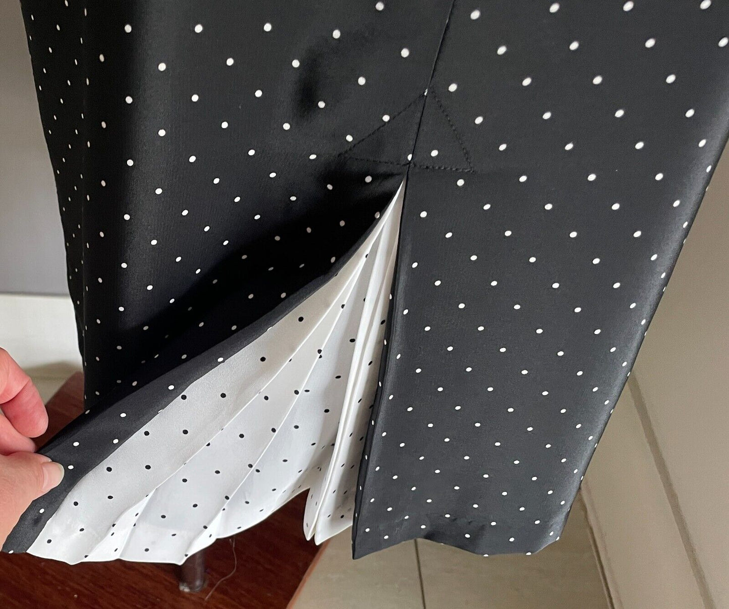 Vintage Skirt Black & White Polka Dot Straight Midi Length Back Flounce Size 18