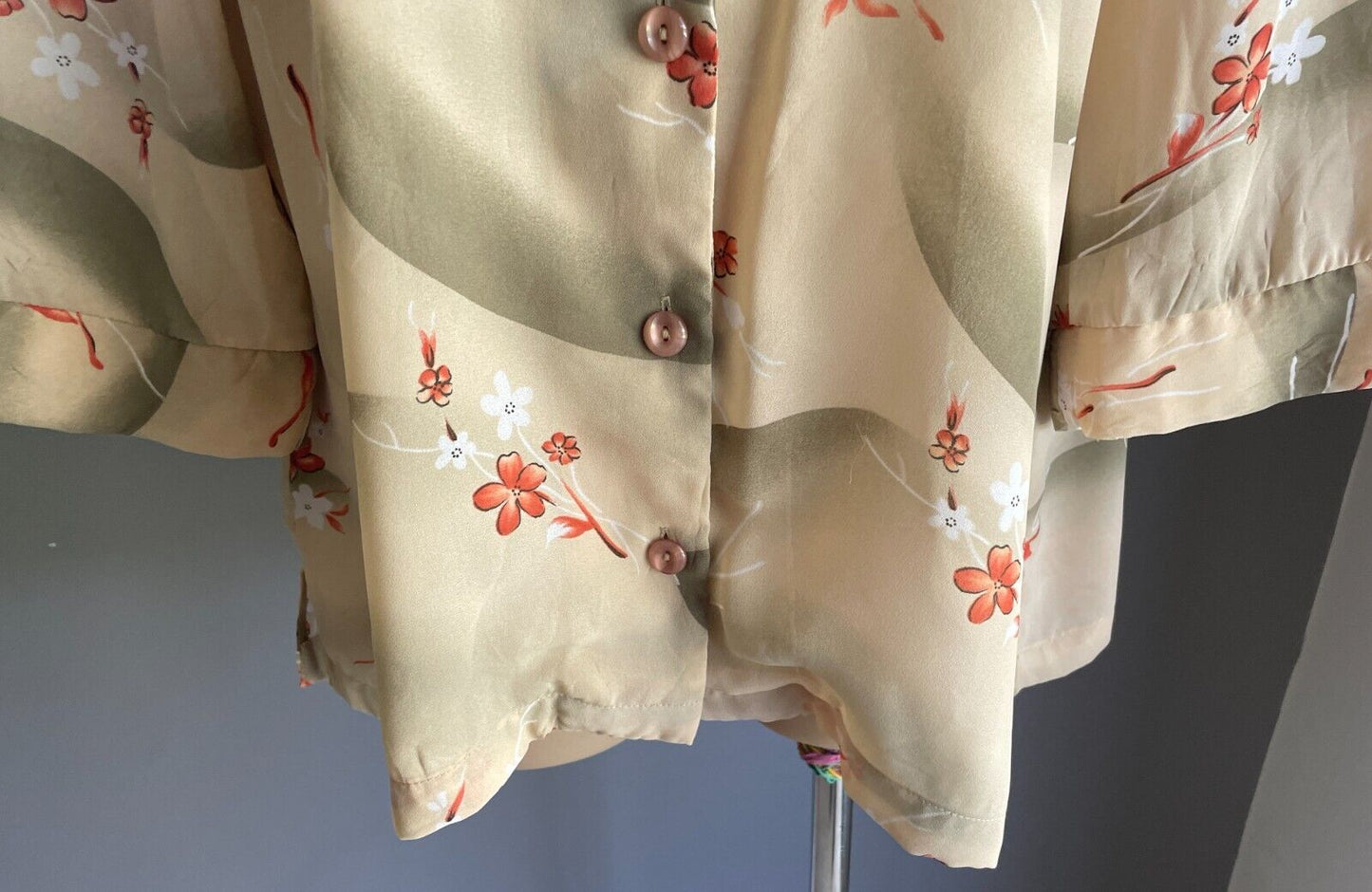 DRESS COMPANY by STITCHES Over Shirt Beige Khaki White Red Floral Size 18 NOS