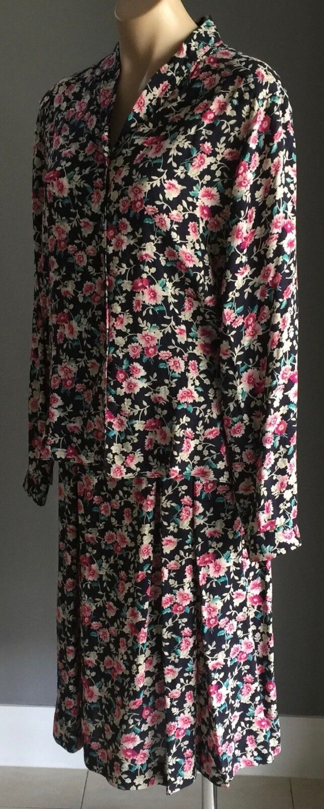 DUNEDIN 2 Piece Skirt Suit Set Scottish Made Floral Blouse Skirt Size 18