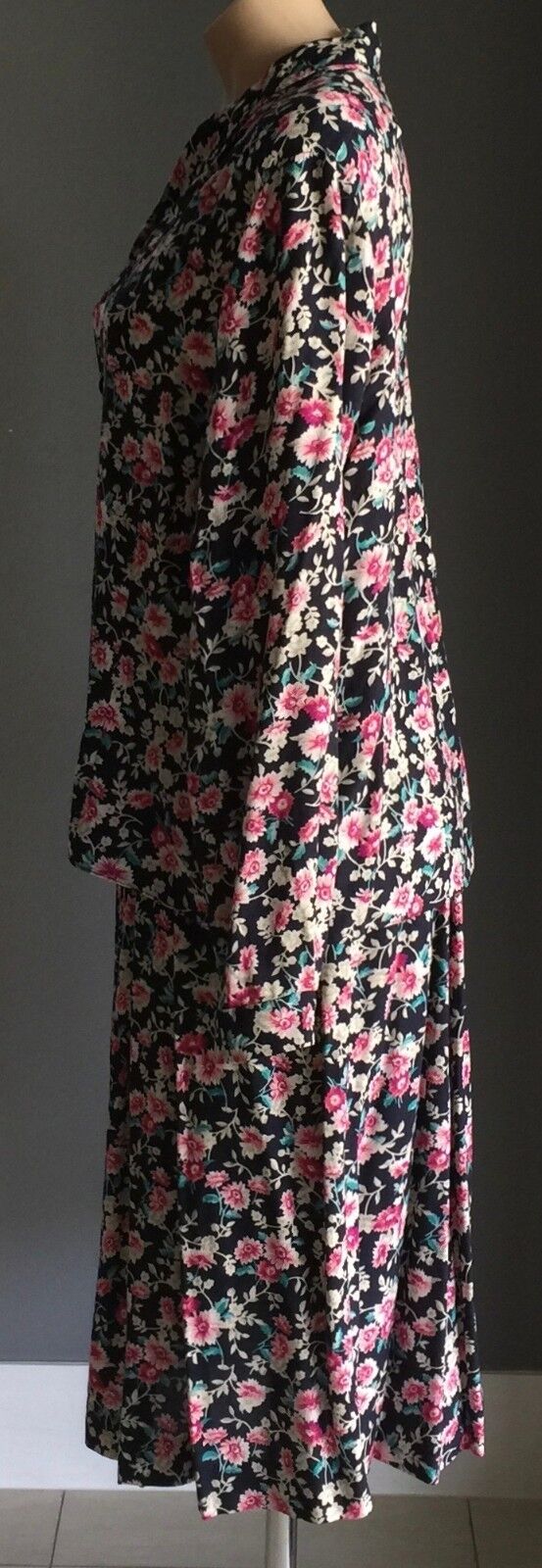 DUNEDIN 2 Piece Skirt Suit Set Scottish Made Floral Blouse Skirt Size 18