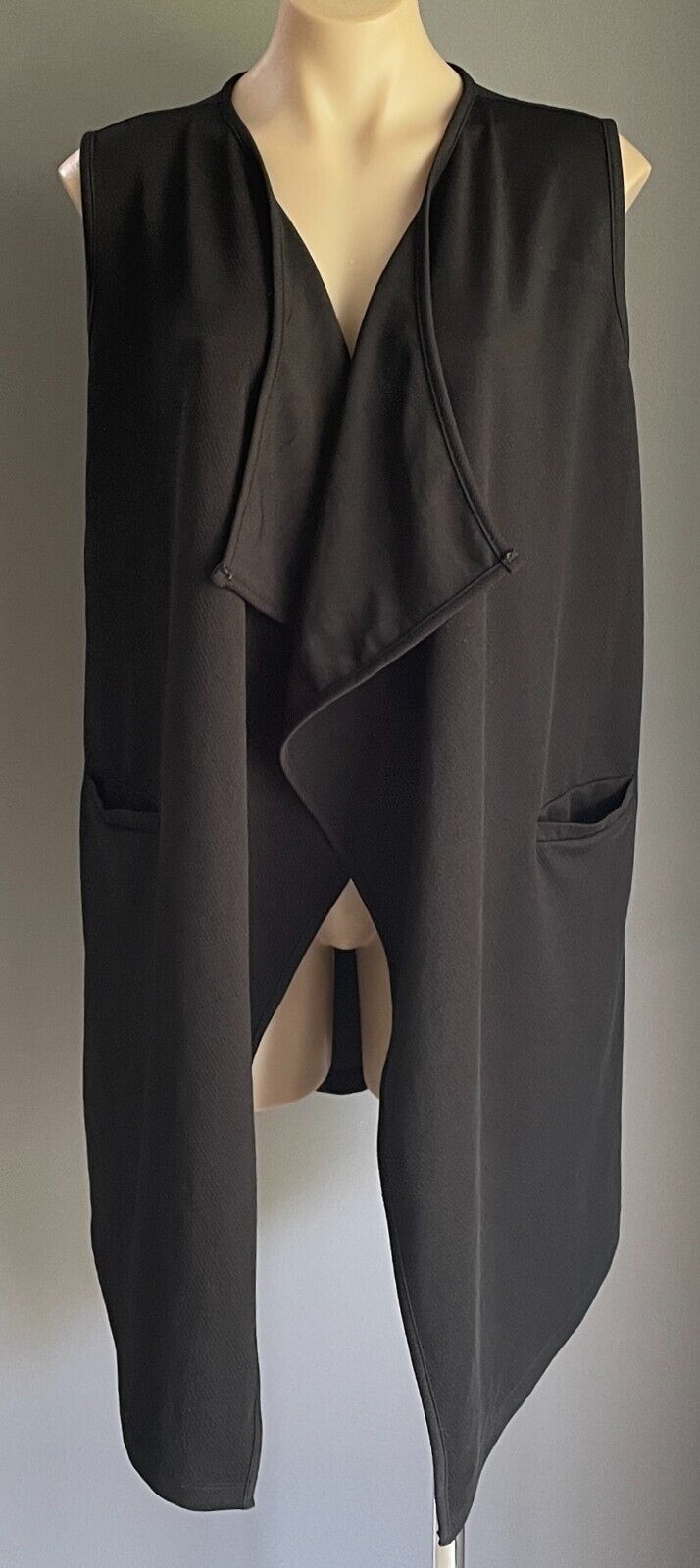 SUITE BOUTIQUE Waterfall Jacket Black Sleeveless Asymmetric Hem Size 14