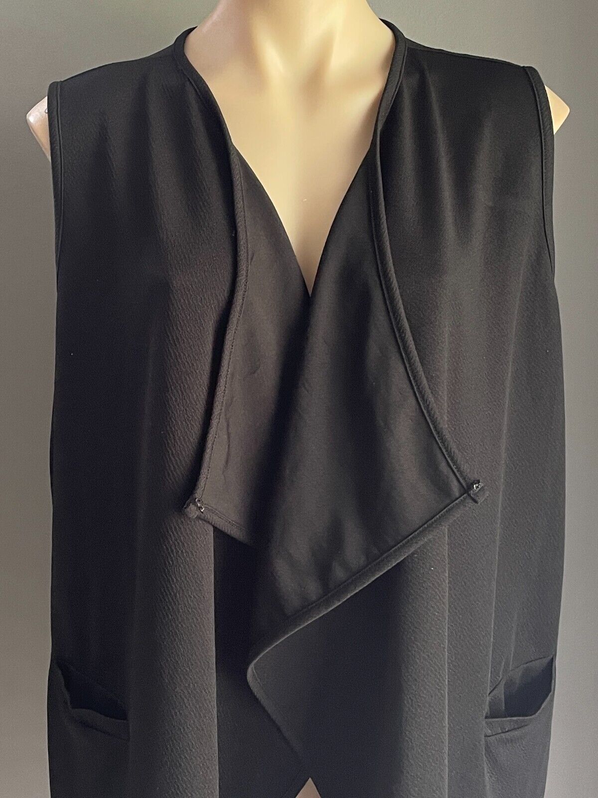 SUITE BOUTIQUE Waterfall Jacket Black Sleeveless Asymmetric Hem Size 14