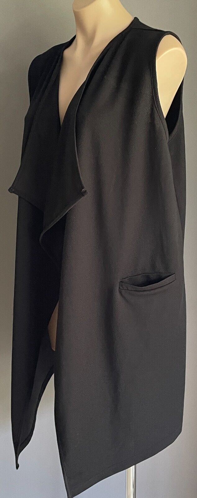 SUITE BOUTIQUE Waterfall Jacket Black Sleeveless Asymmetric Hem Size 14