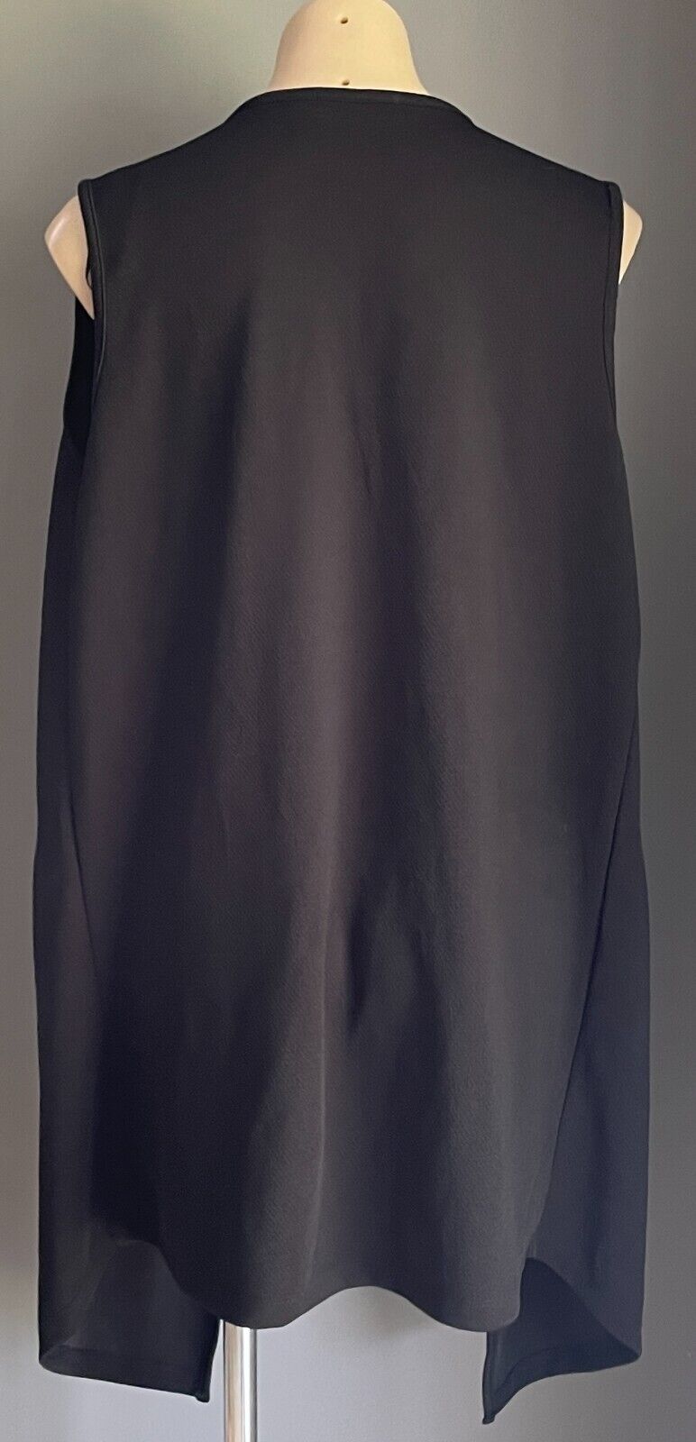 SUITE BOUTIQUE Waterfall Jacket Black Sleeveless Asymmetric Hem Size 14